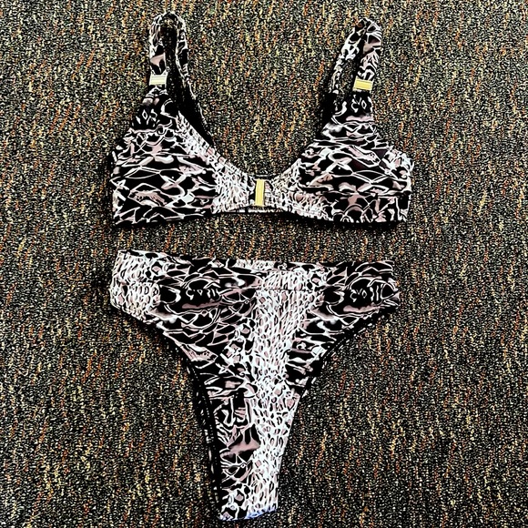 Brand New 2 Piece swim suit ! - Picture 1 of 2